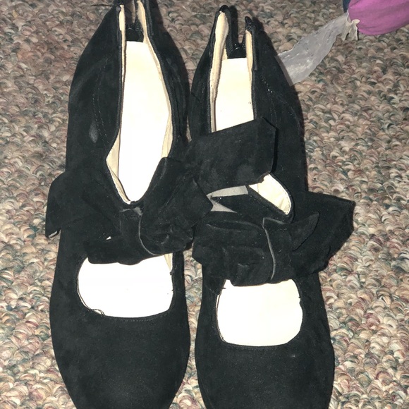 Shoes - Picture 4 of 6